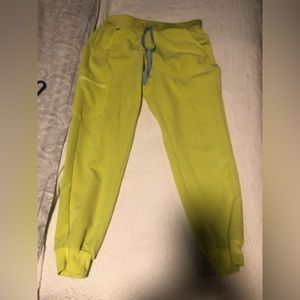 Figs Citrine Zamora jogger scrub pants- medium